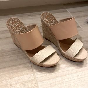 Dolce Vita wedge NWOT